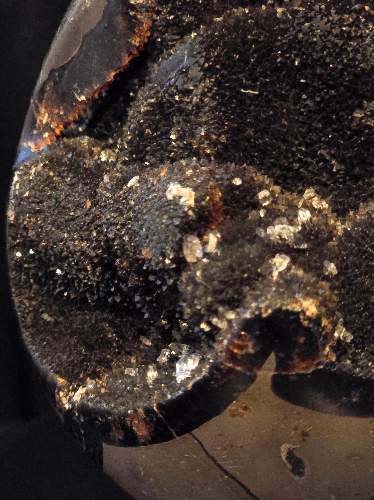 Septarie Geode / Dragon Stone met Kristallen