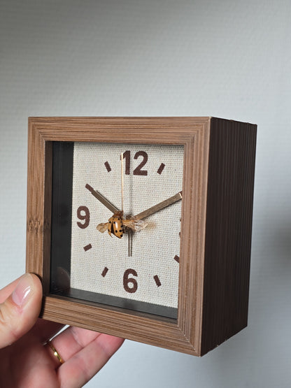 Unieke wekker met insect