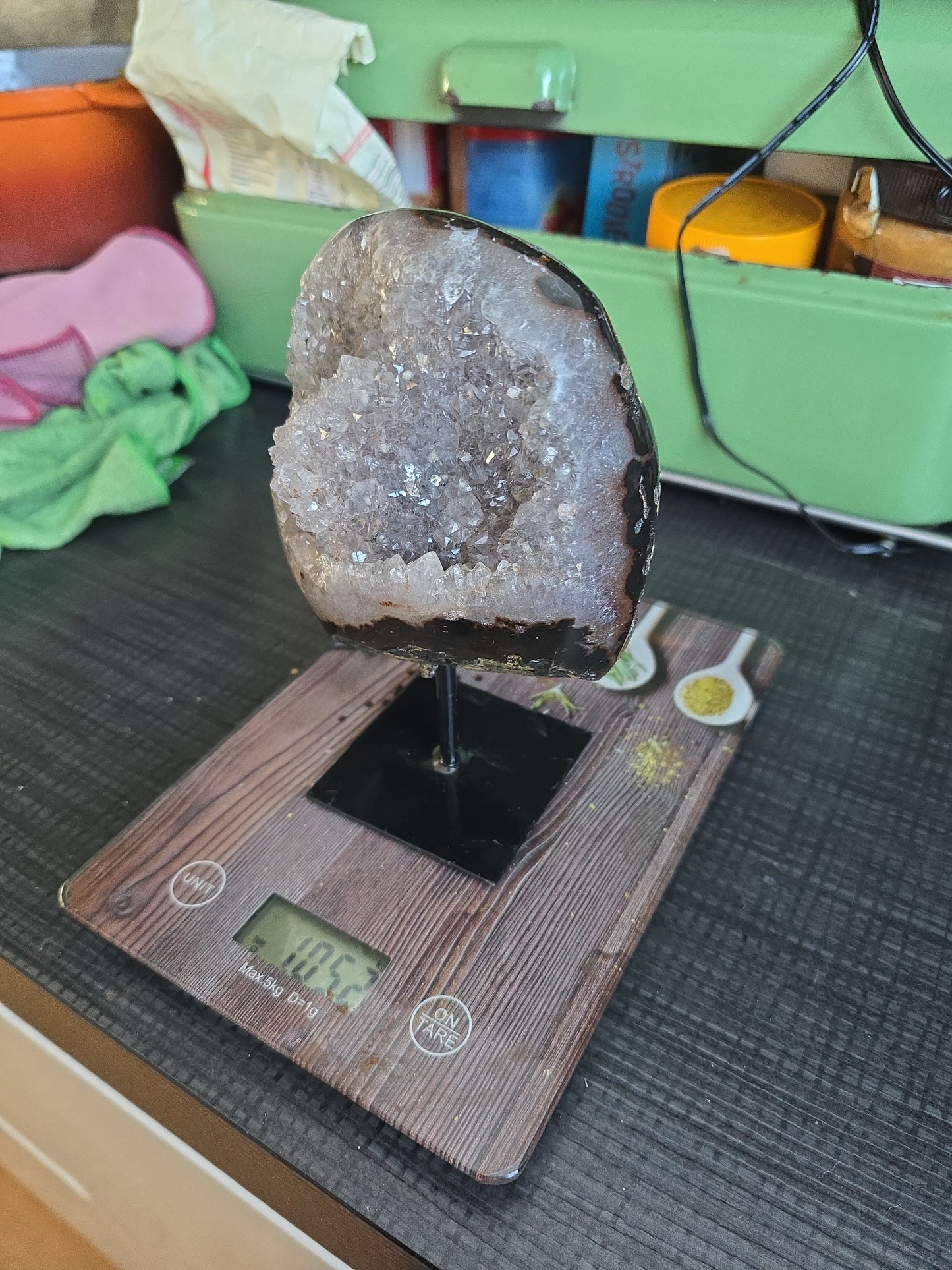 Agaat–Amethistdruse op standaard