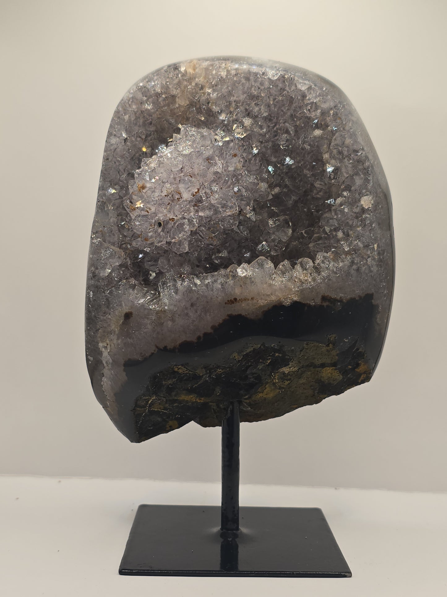 Agaat–Amethistdruse op standaard