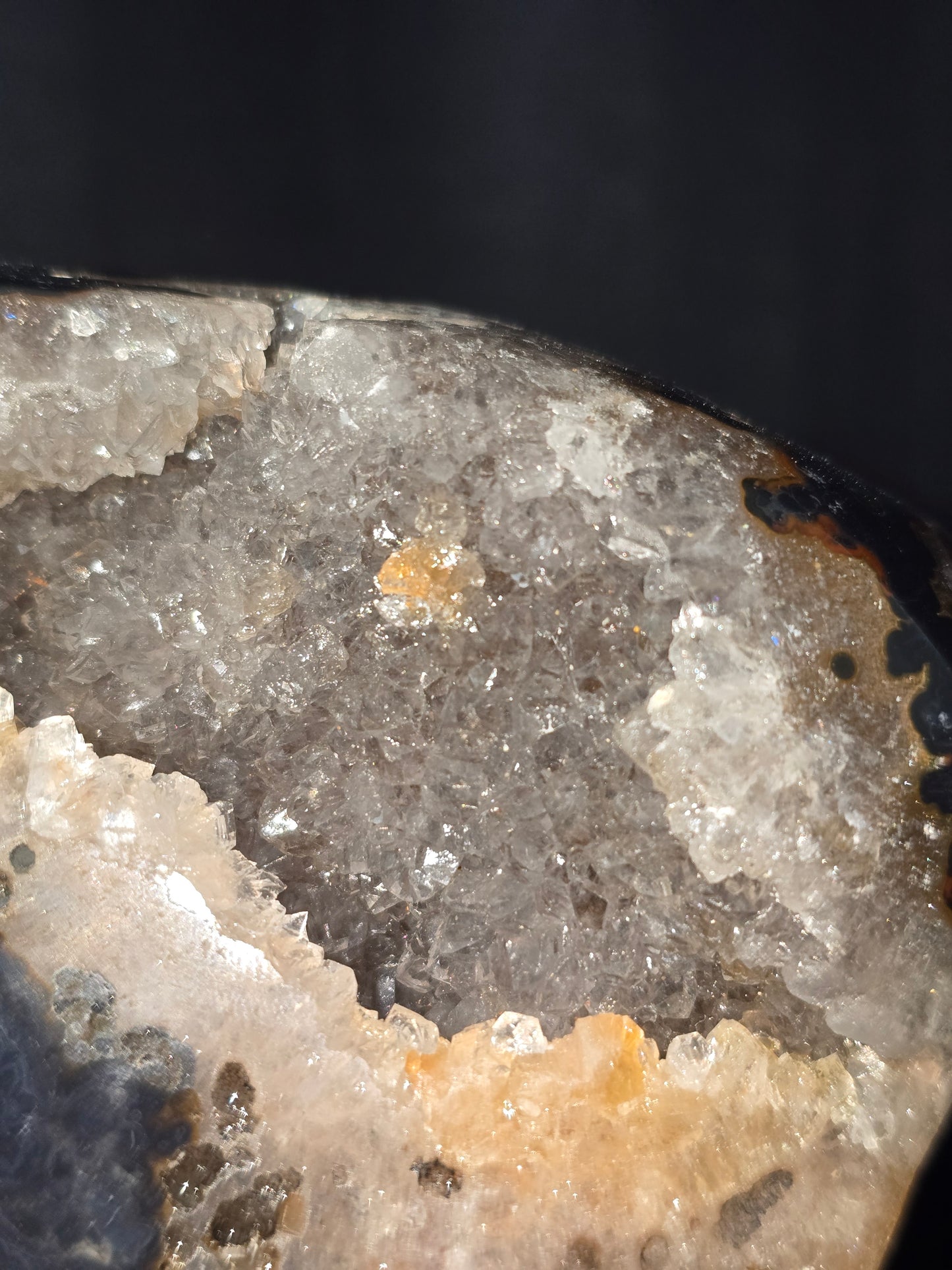 Agaat–Amethistdruse op standaard