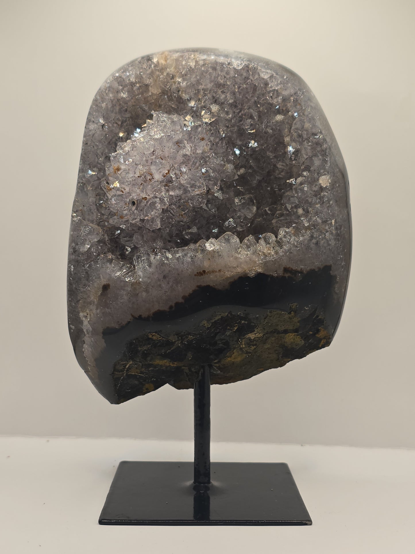 Agaat–Amethistdruse op standaard