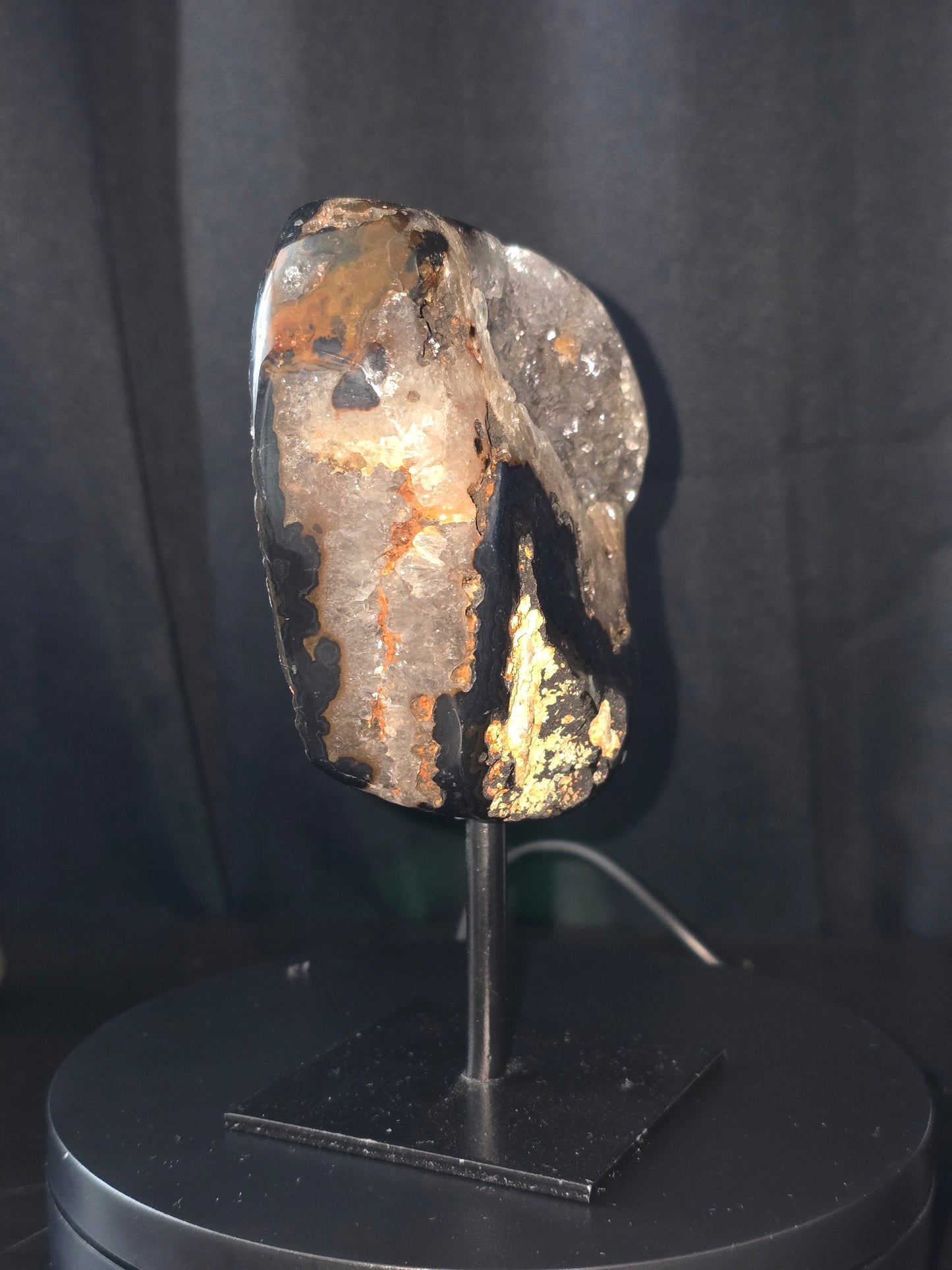 Agaat–Amethistdruse op standaard