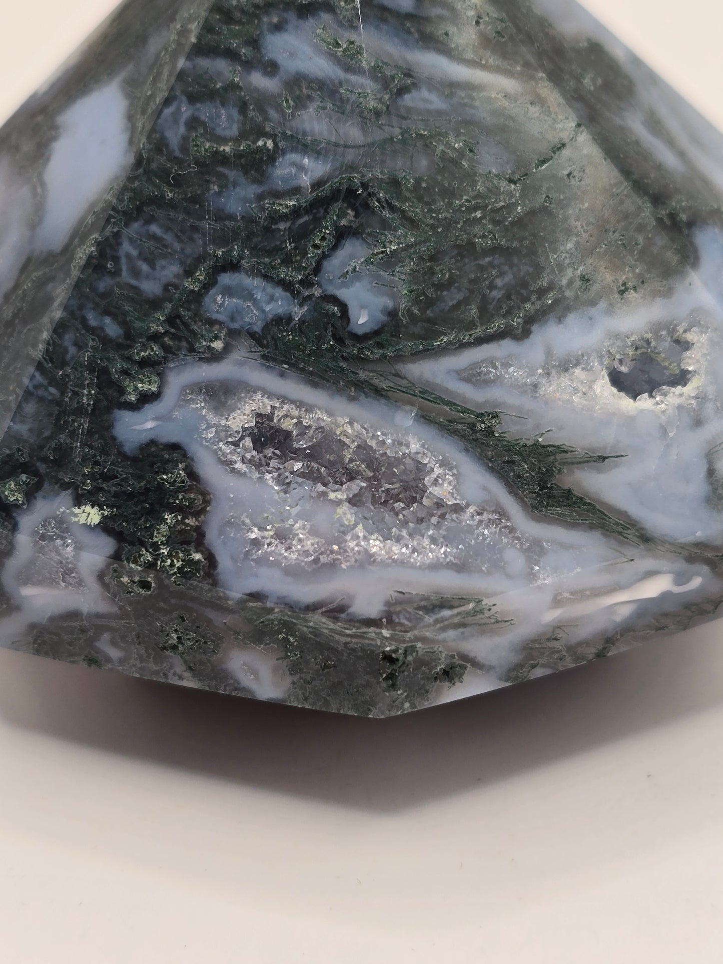 Mosagaat kristal met druzy