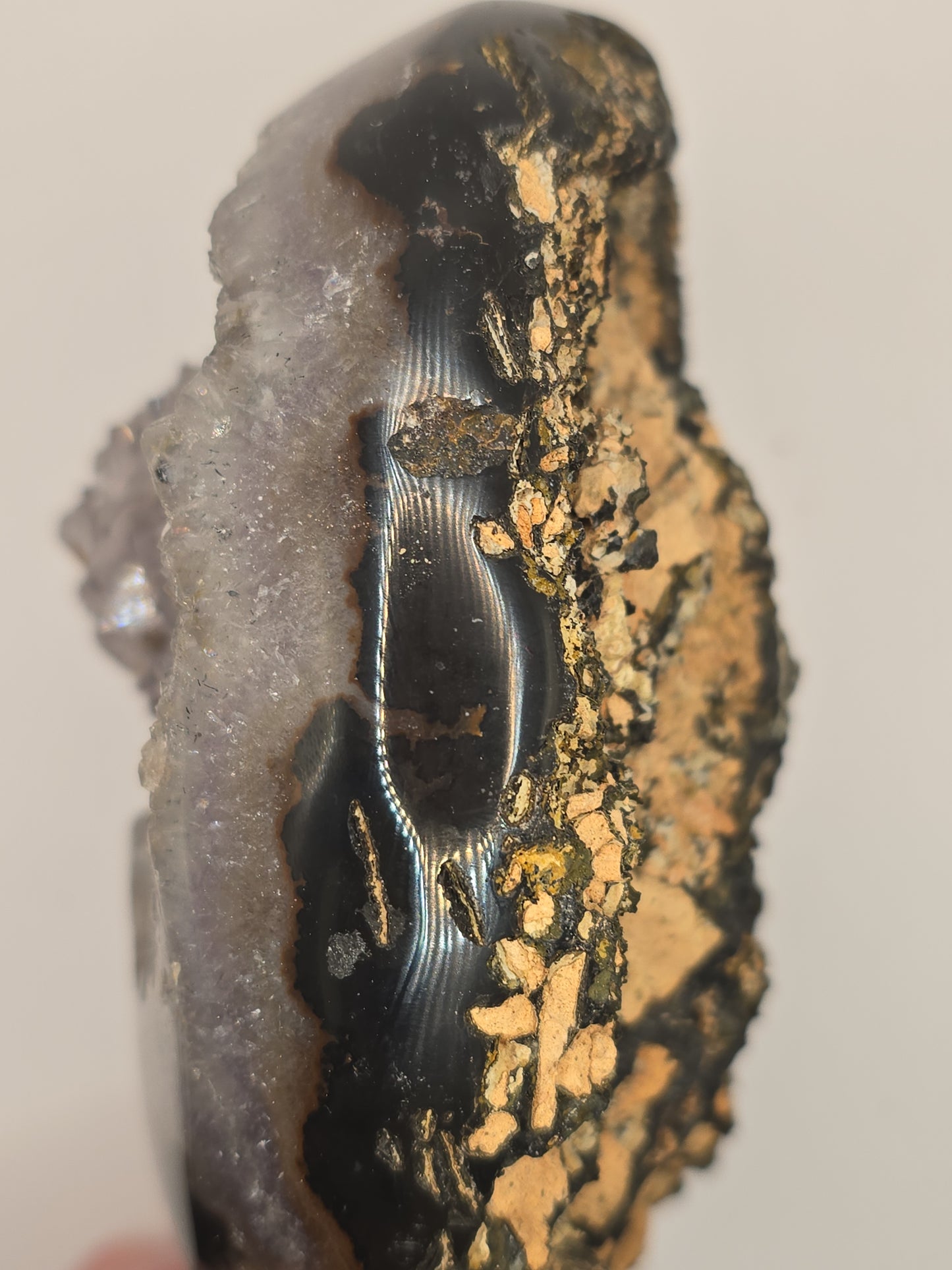 Agaat–Amethistdruse op standaard